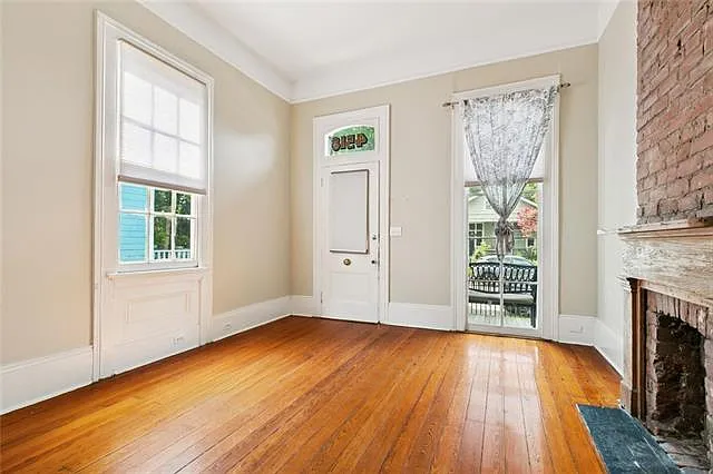 4518 Laurel St — Photo 3