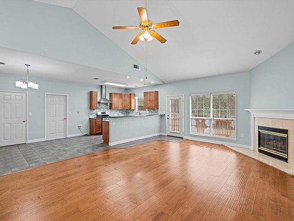 5th image of 3896 Mesa Rd