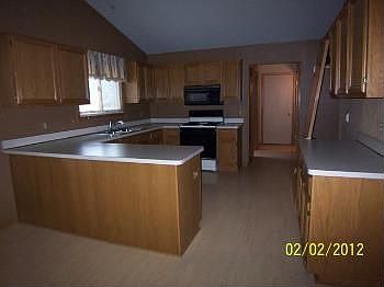 3rd image of 46134 Meadowview Dr