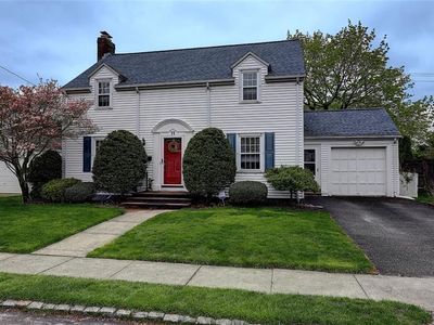 11 Pilgrim Dr, Cranston, RI, 02905
