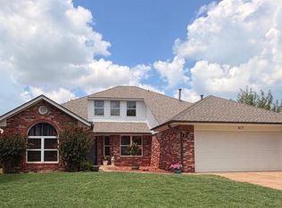 617 Firelane Rd, Edmond, OK 73003