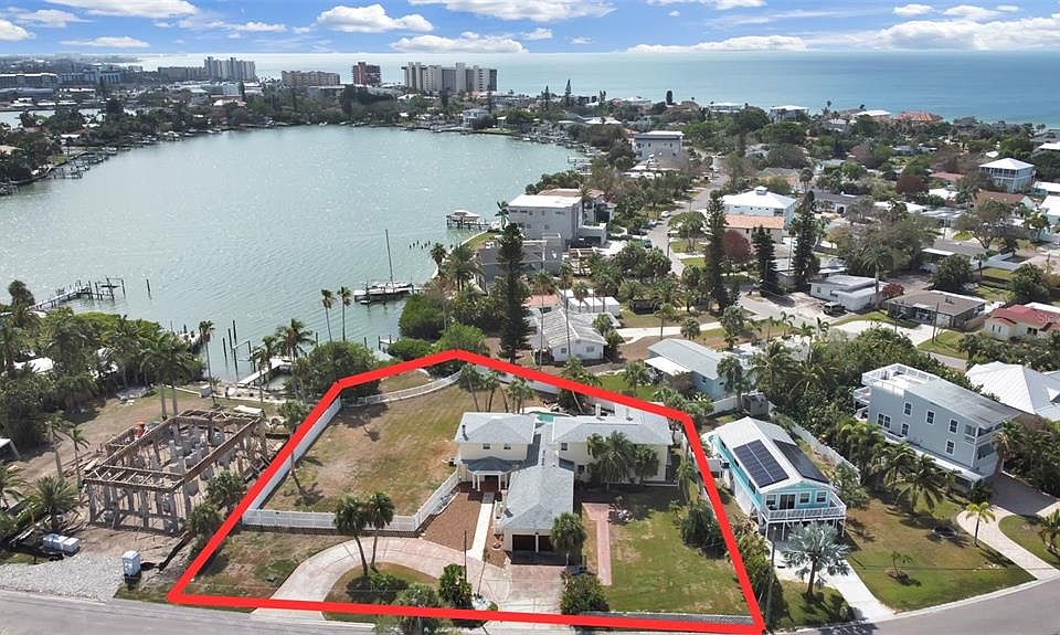 1st image of 15825 Redington Dr