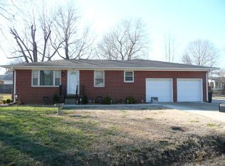 212 Ellis Dr, Paris, TN 38242