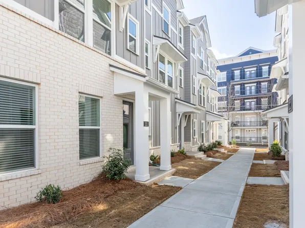 121 Silvia Ln #22, Hapeville, GA 30354