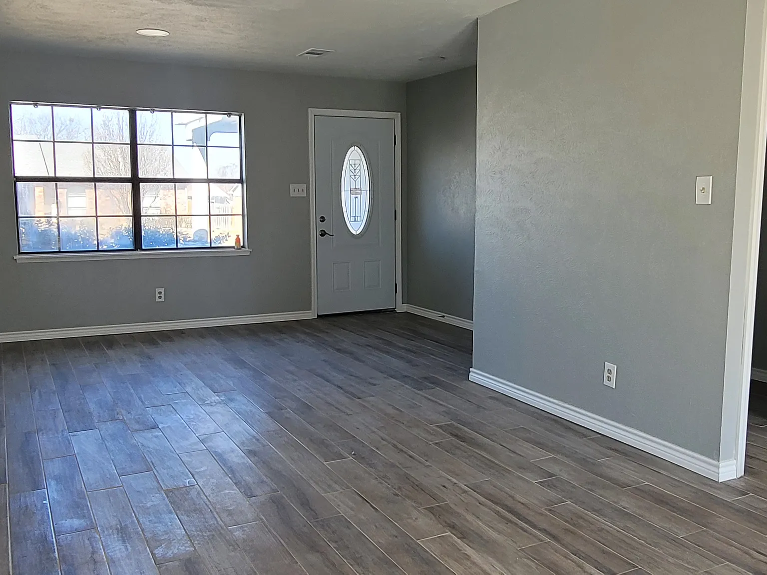 4 bed, 1278 sqft, $1,800 — Photo 2