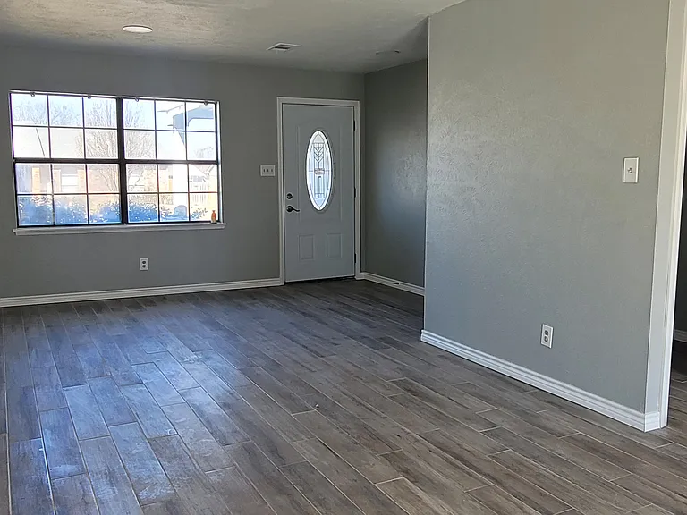 6904 Misty Glen Ct — Photo 2