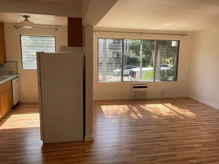 1234 N Laurel Ave — Photo 10