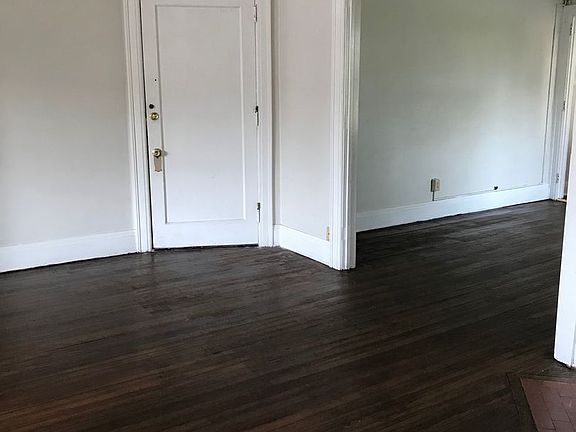 5th image of 409 Middle Ave Unit 44