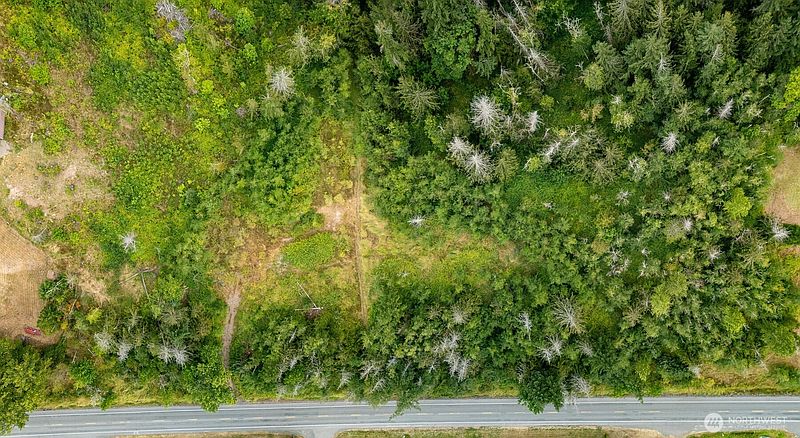 3rd image of 3100 Mount Baker Highway