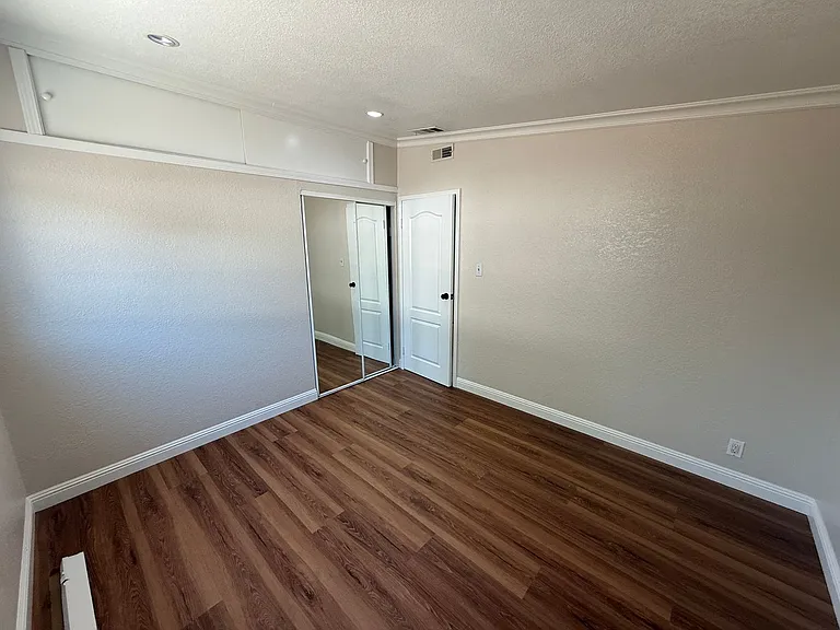 36756 Charles St — Photo 14