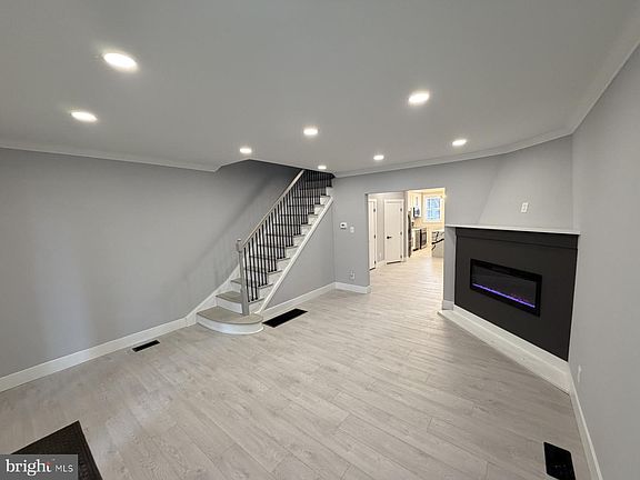 3rd image of 6255 Magnolia St