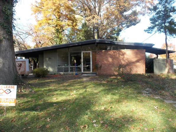 2 Holly Ln, Florissant, MO 63033