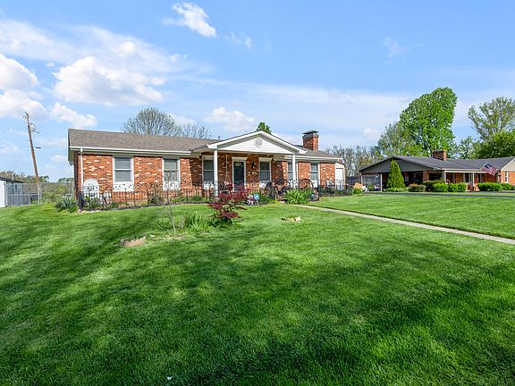 4th image of 225 Blueberry Ln