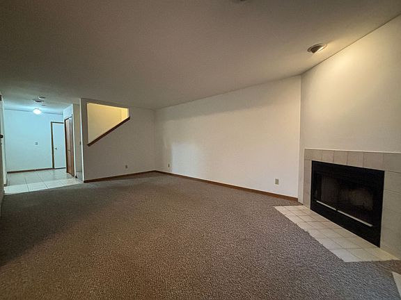 4th image of 770 Tulip Ln