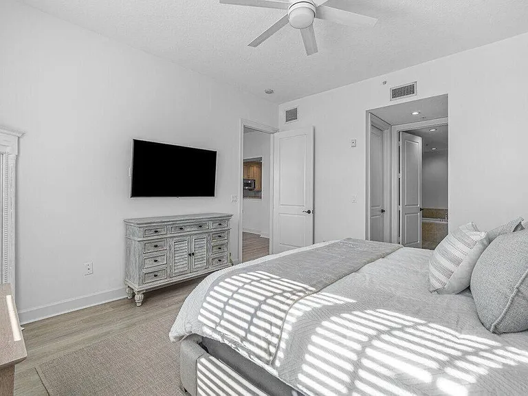 200 NE 2nd Ave #401 — Photo 4