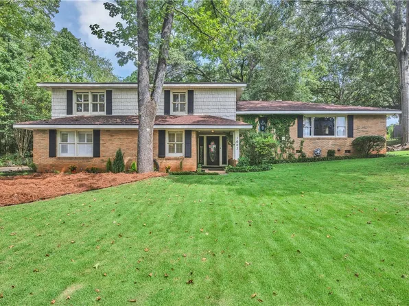 1603 Shadywood Ct, Opelika, AL 36801