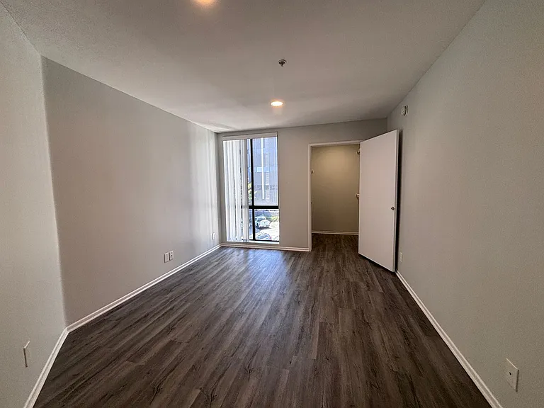 1223 Federal Ave — Photo 22