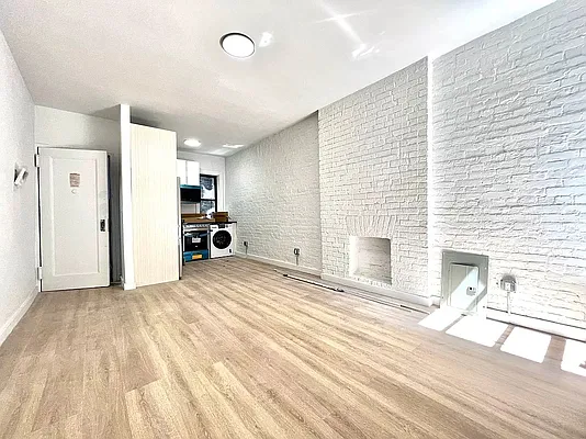 Rented by Nolita Group | media 7