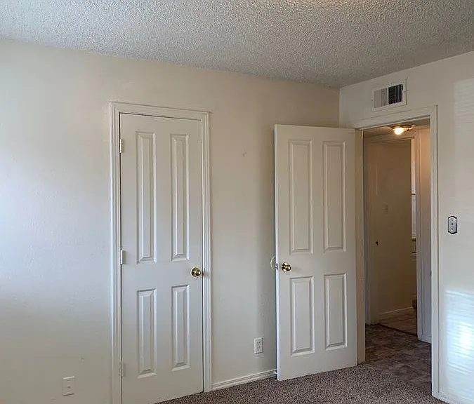 370 Atrisco Dr SW #12 — Photo 14