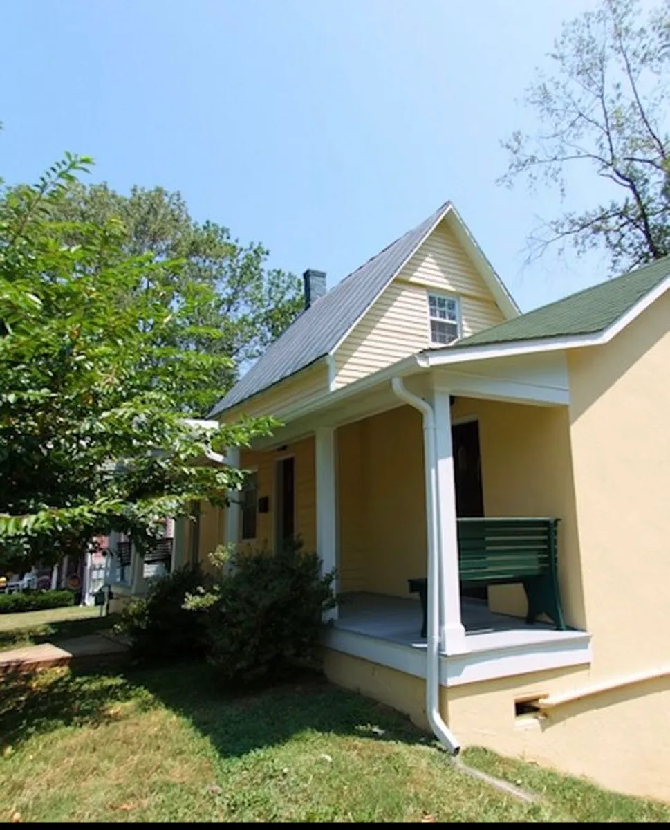 Building Photo - 215 Culpeper St #A