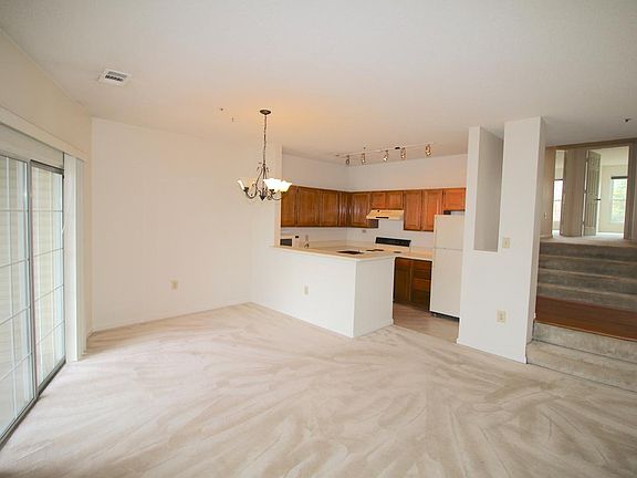 5th image of 279 S Pickett St APT 123