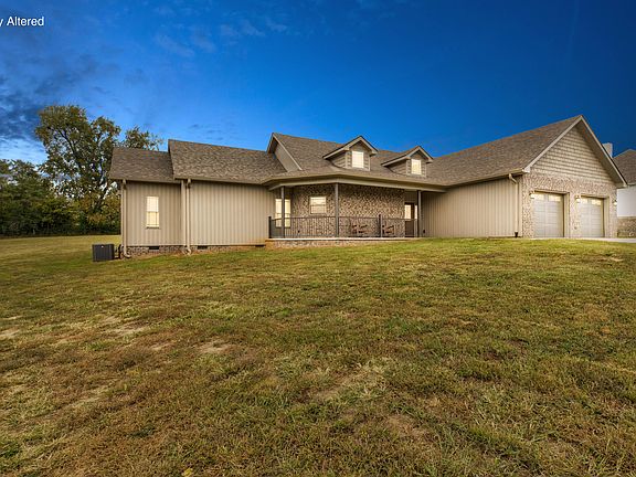 4th image of 310 Sande Ridge Ln
