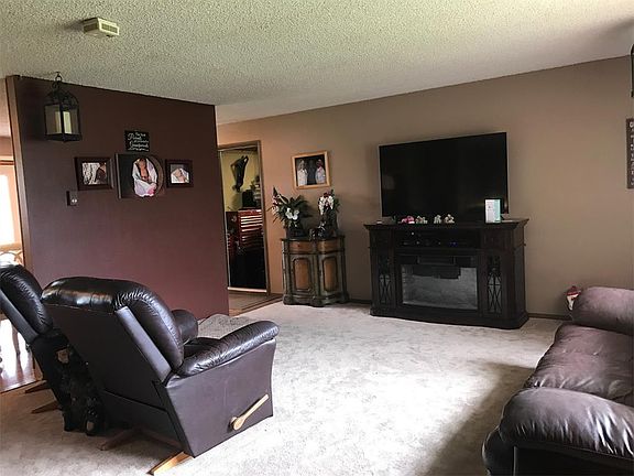2nd image of 815 E Missoula Ave