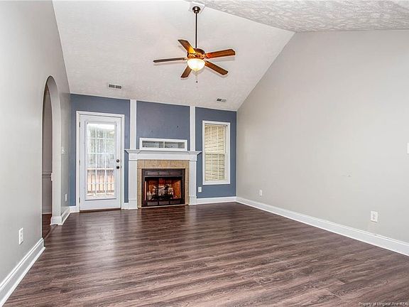 3rd image of 147 Sierra Ct