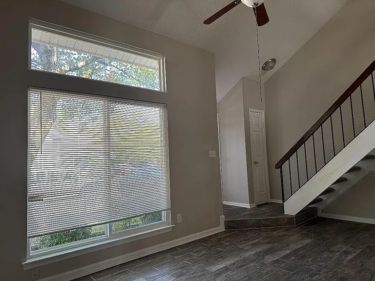 1908 Millpoint Ln — Photo 4