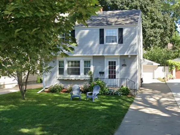 5924 North Bay Ridge AVENUE, Whitefish Bay, WI 53217