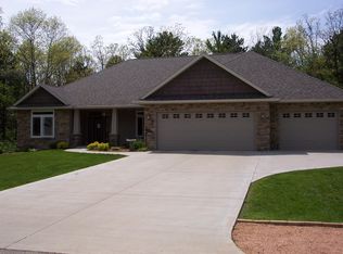 1801 Manor Dr, Stevens Point, WI 54481