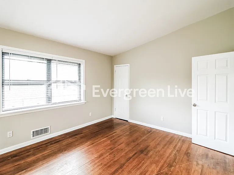 1542 Conley Rd — Photo 6