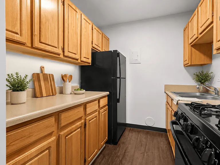 Six Trails Apartments - Saline, MI — Photo 23