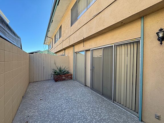 2nd image of 796 Merrett Dr APT 4