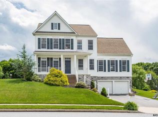 707 Connolly Dr, Red Lion, PA