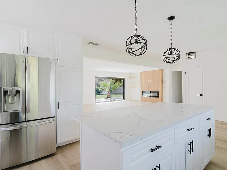 8400 Chimineas Ave — Photo 12