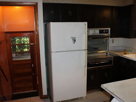 2nd image of 777 Memory Ln
