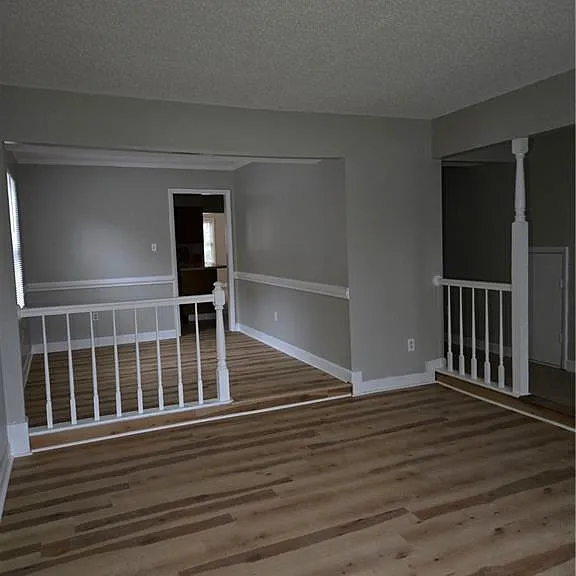1821 Durham W — Photo 4
