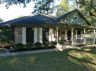 1120 Austin Dr #CR810F, West Columbia, TX 77486