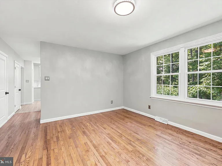6 Janice Dr — Photo 11