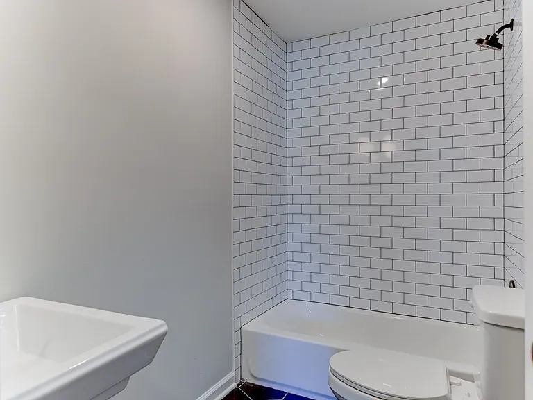 2326 Brittany Dr — Photo 8
