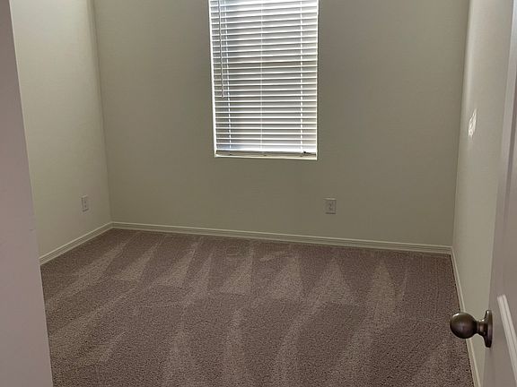 4th image of 1920 E Harness Ln