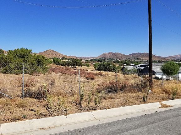 4th image of 2519 Bridle Path Dr