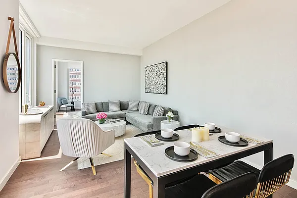 Rented by Mossanen Group | media 26