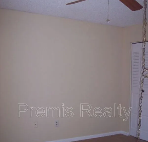 1281 Stony Brook Ln — Photo 4