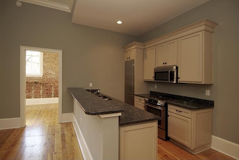 2nd image of 85 Cumberland St APT 7