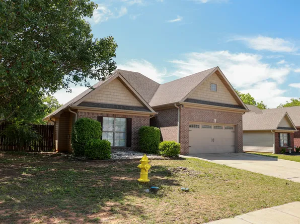 154 Falling Waters Ln, Maylene, AL 35114