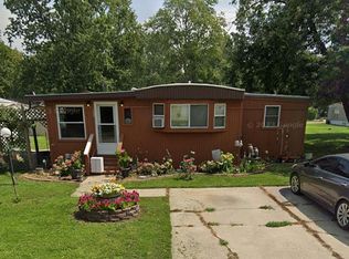 422 Lee St, Mahomet, IL 61853