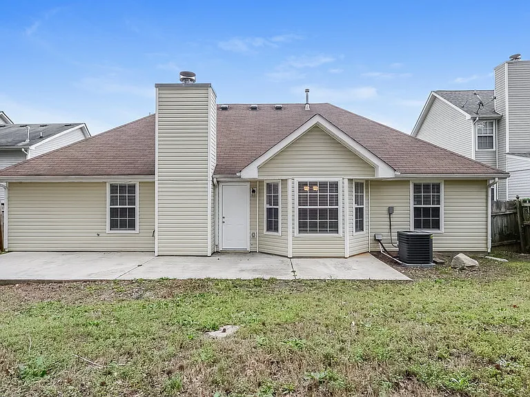 5467 Sapphire Cir — Photo 16