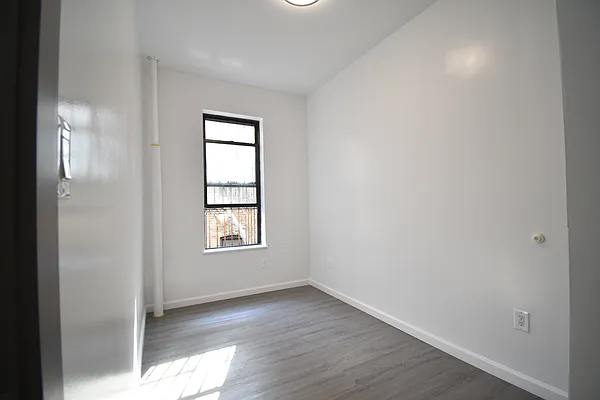 Rented by Wyllie Real Estate | media 10